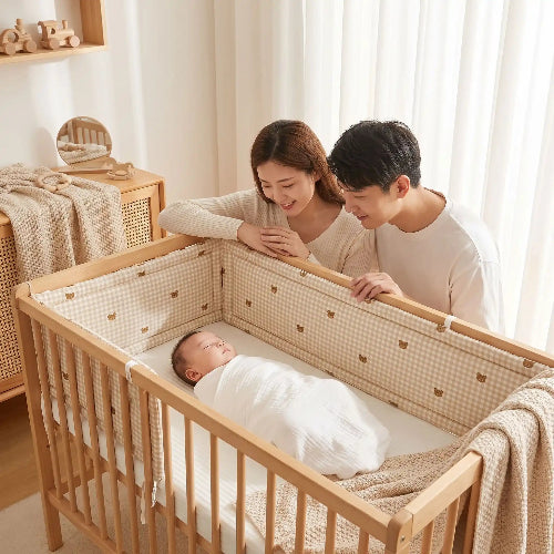 Tour de lit bebe beige carreaux motifs ours bébé dort parent content