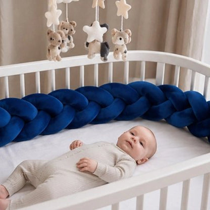 Tour de lit tresse, bleu autour bébé dans berceau